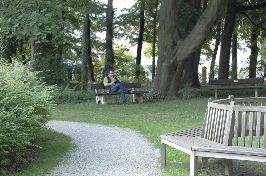 אוגסבורג Hotel Am Alten Park מראה חיצוני תמונה