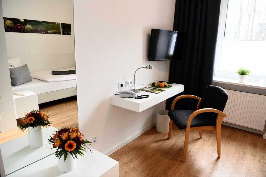 אוגסבורג Hotel Am Alten Park מראה חיצוני תמונה