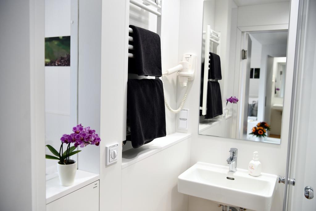 אוגסבורג Hotel Am Alten Park מראה חיצוני תמונה