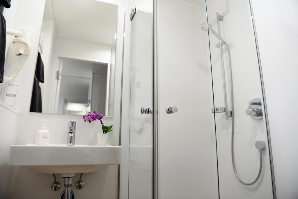 אוגסבורג Hotel Am Alten Park מראה חיצוני תמונה