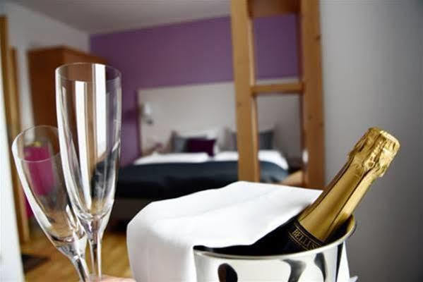 אוגסבורג Hotel Am Alten Park מראה חיצוני תמונה
